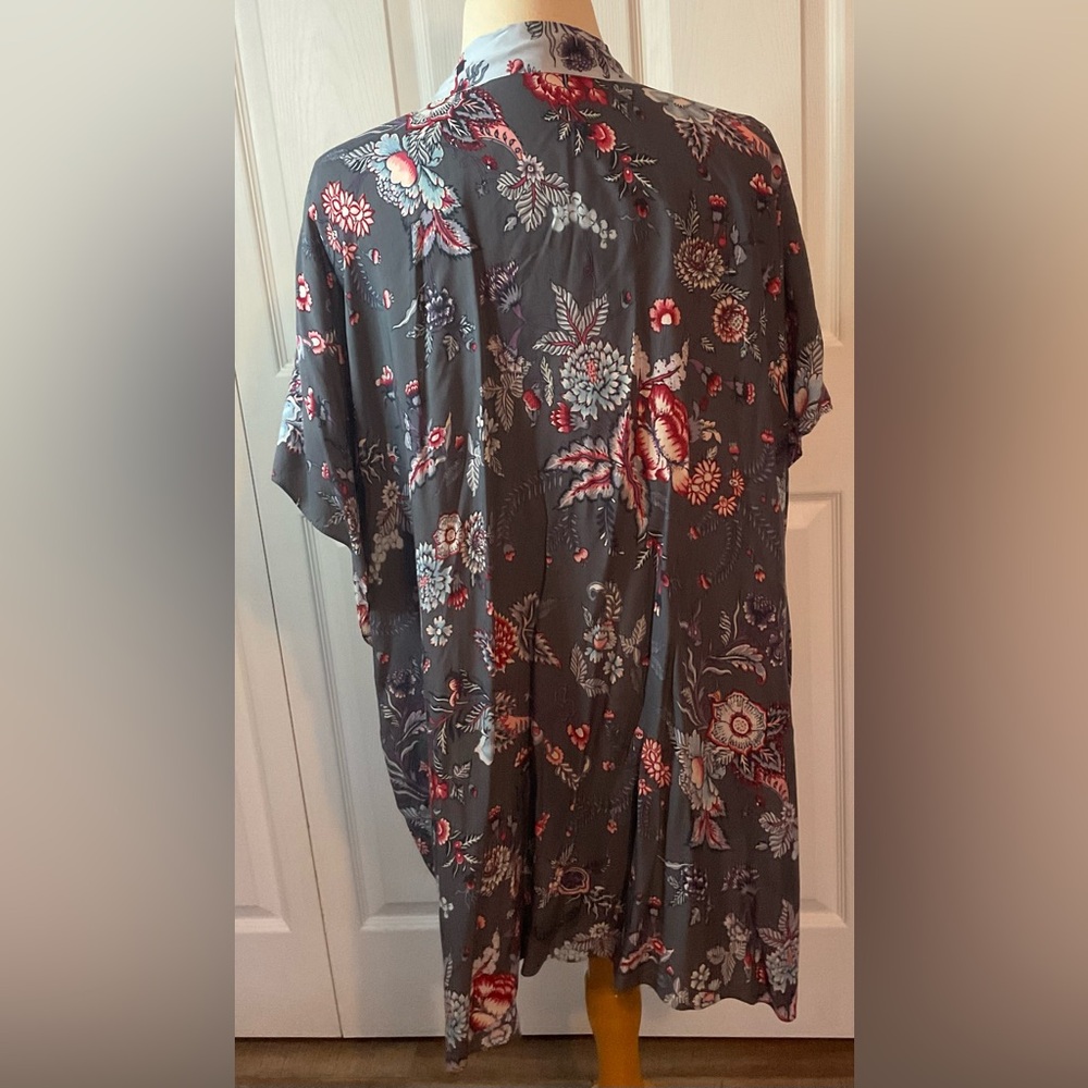 Loft Dusty Blue Floral Kimono Size Medium Large - Picture 3 of 4